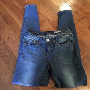 Medium wash Aeropostale skinny jeans